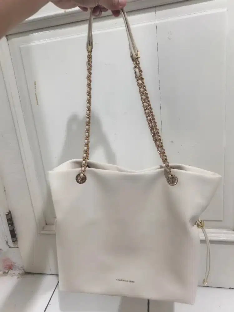 Tas Charles & Keith second