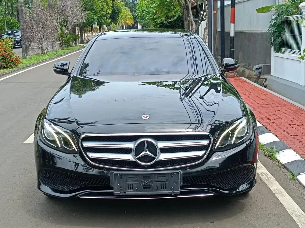 Mercedes-Benz E200 2018 Bensin