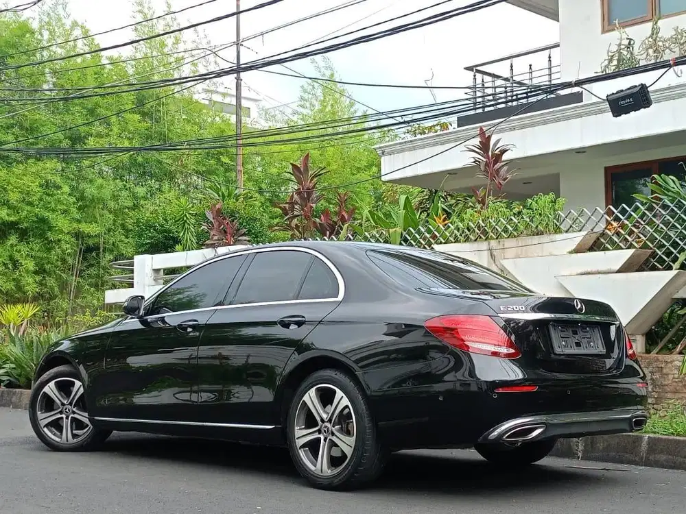 Mercedes-Benz E200 2018 Bensin
