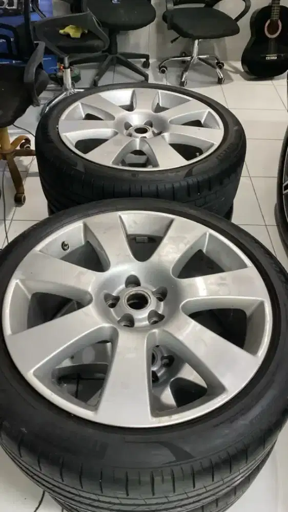 Velg + Ban Copotan Land Range Rover Autobigraphy Ring 22