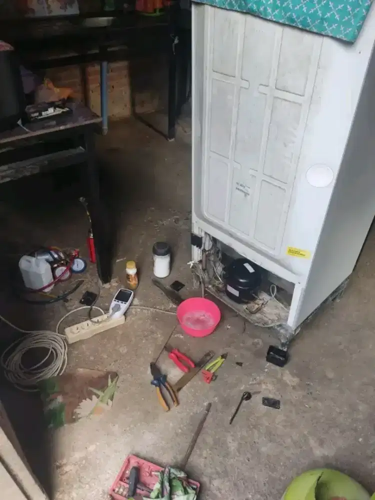 SERVICE KULKAS DAN FREZER