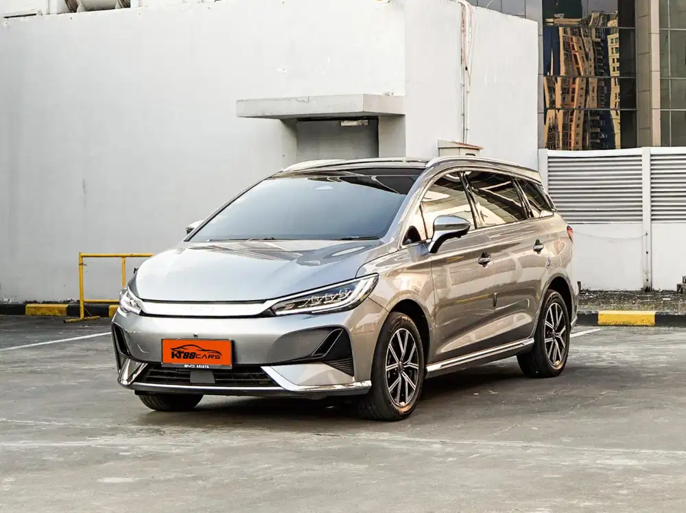 BYD M6 Superior Captain Seat 2024, Charger Lengkap