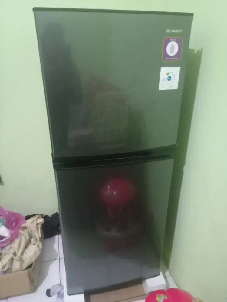 Kulkas 2 pintu merk Sharp