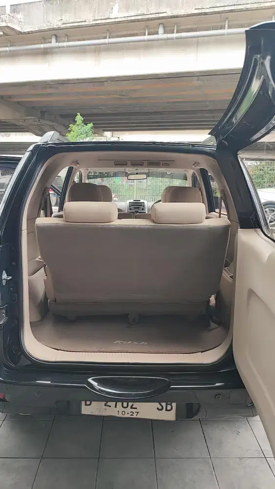 Toyota innova g mt 2010 Bensin