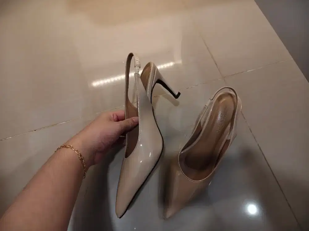 Sepatu heels wanita baru