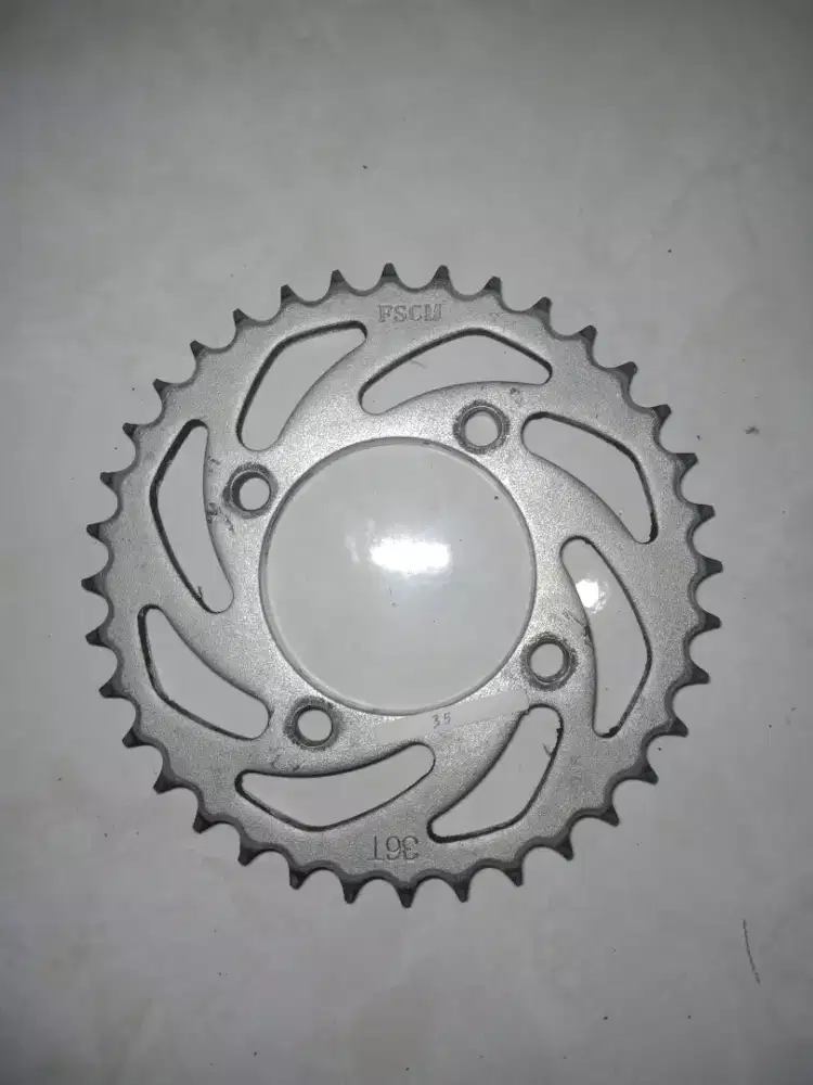 gear belakang motor Jupiter