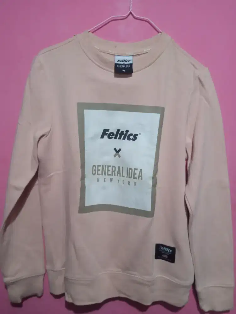 sweater merek Feltics original