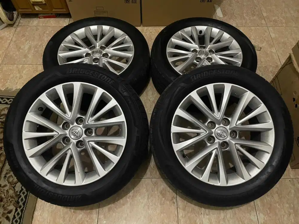 Velg ori camry hybrid R17