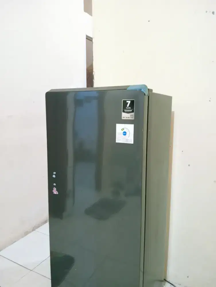 Dijual kulkas Aqua AQRD225