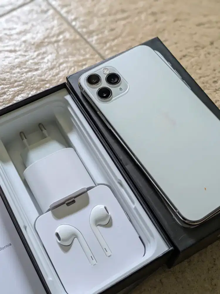 iPhone 11 pro 64gb silver