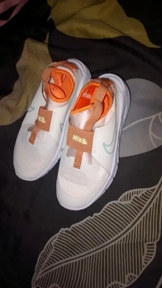 Sepatu anak Nike