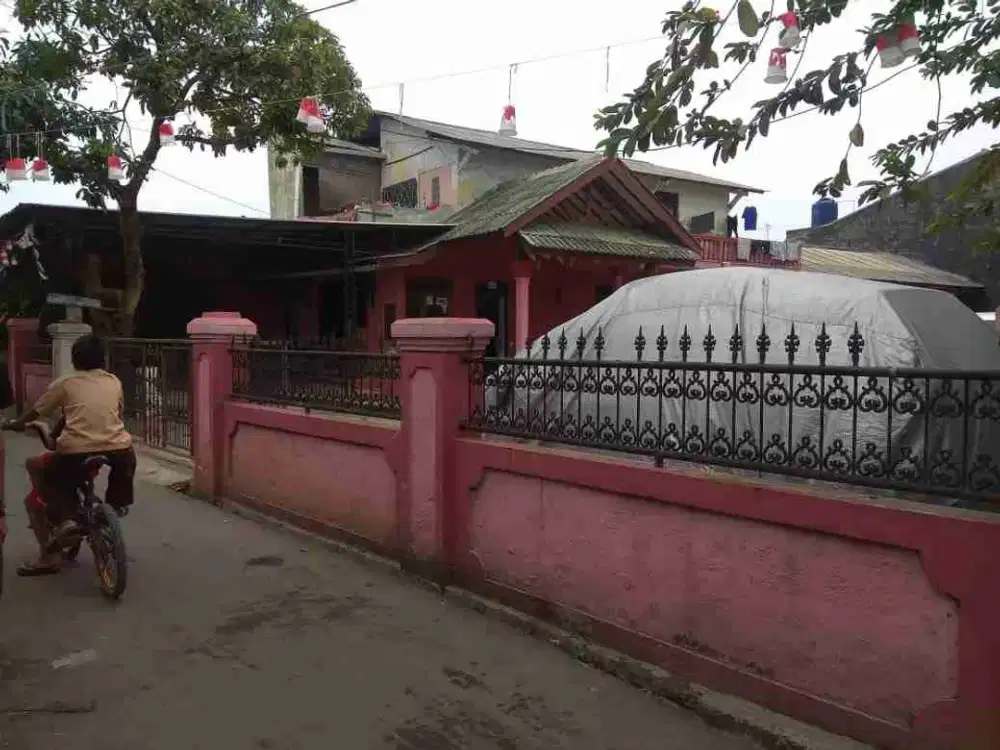 Dijual Rumah tanah luas bonus kontrakan 2 pintu