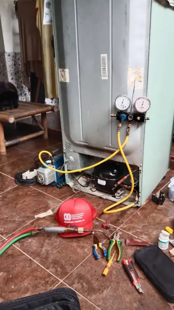 SERVIS KULKAS DAN FREZER