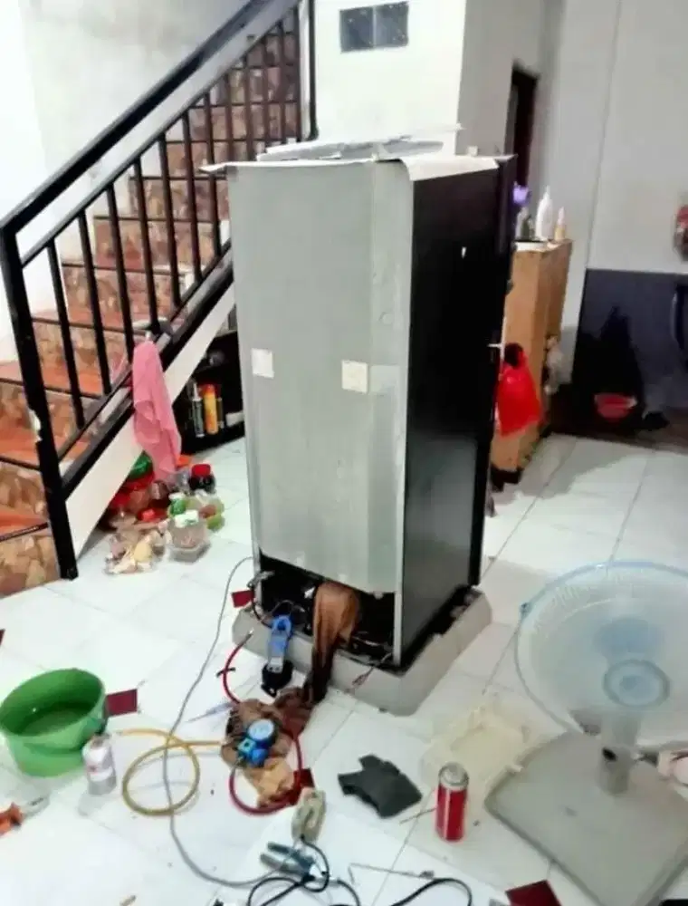 SERVIS KULKAS DAN FREZER