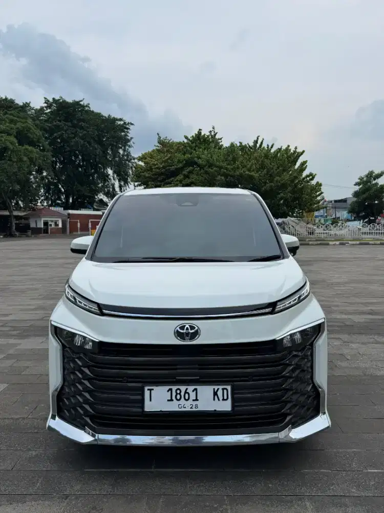 TOYOTA VOXY 2.0 MATIC TAHUN 2022 TSS CAMERA 360 PUTIH SUPER ISTIMEWA