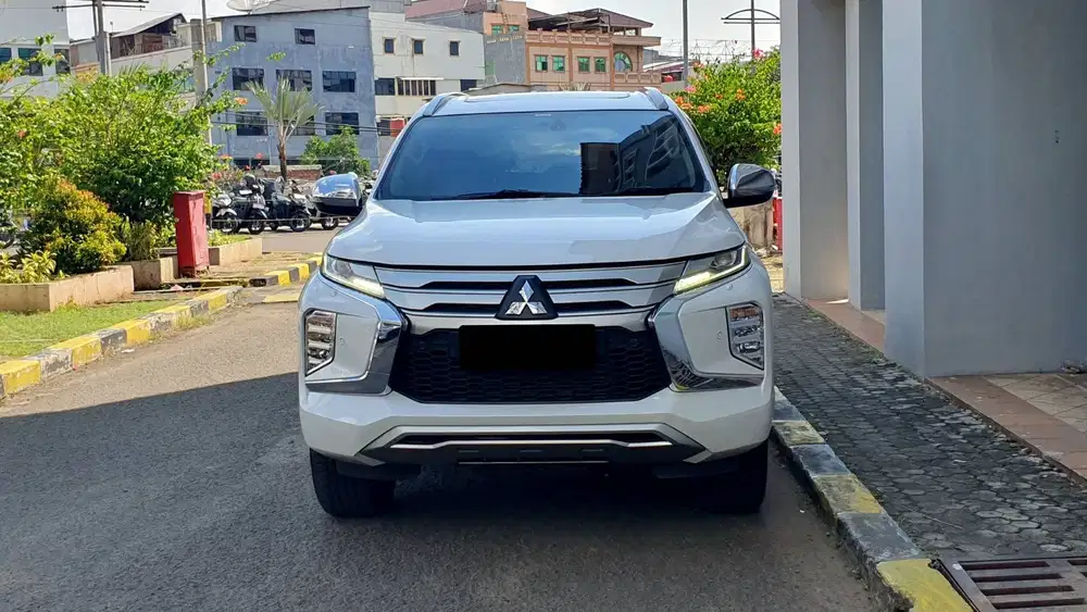 Mitsubishi Pajero Sport Dakar 2.4 Diesel Sunroof Putih 2024 NIK 2023