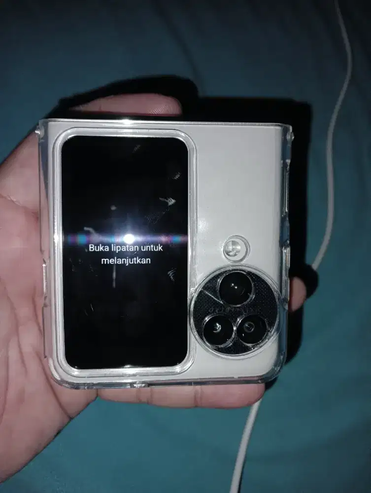 Oppo Find N3 Flip lengkap mulus minus LCD