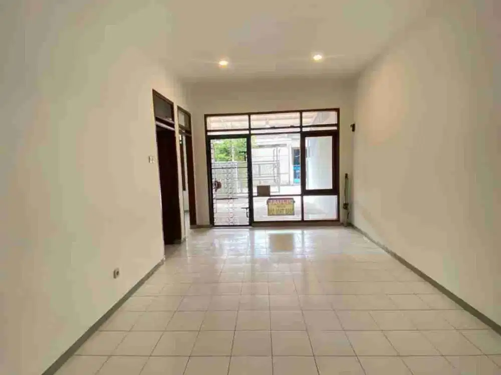 Jarang ada minimalis renovasi di taman holis indah 1