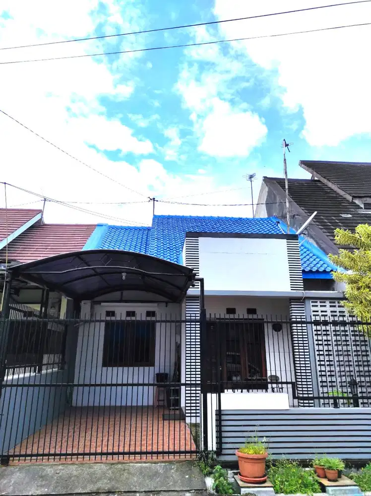 Rumah Bonus Furniture Lingkungan Perumahan di Jalan Gito Gati