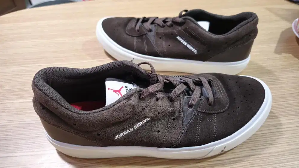 Nike Jordan Series ES & Nike Air Force 1 Original