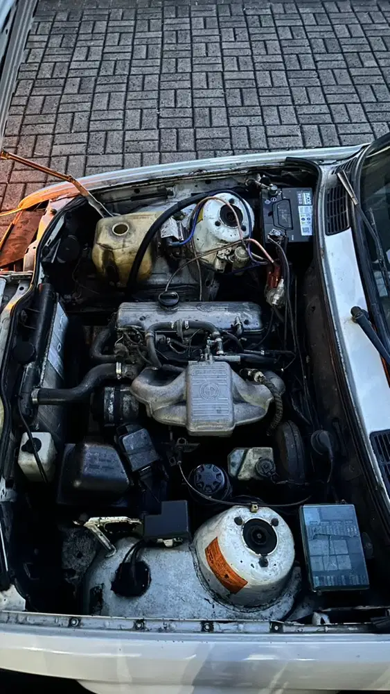 BMW 318i 1988 Bensin