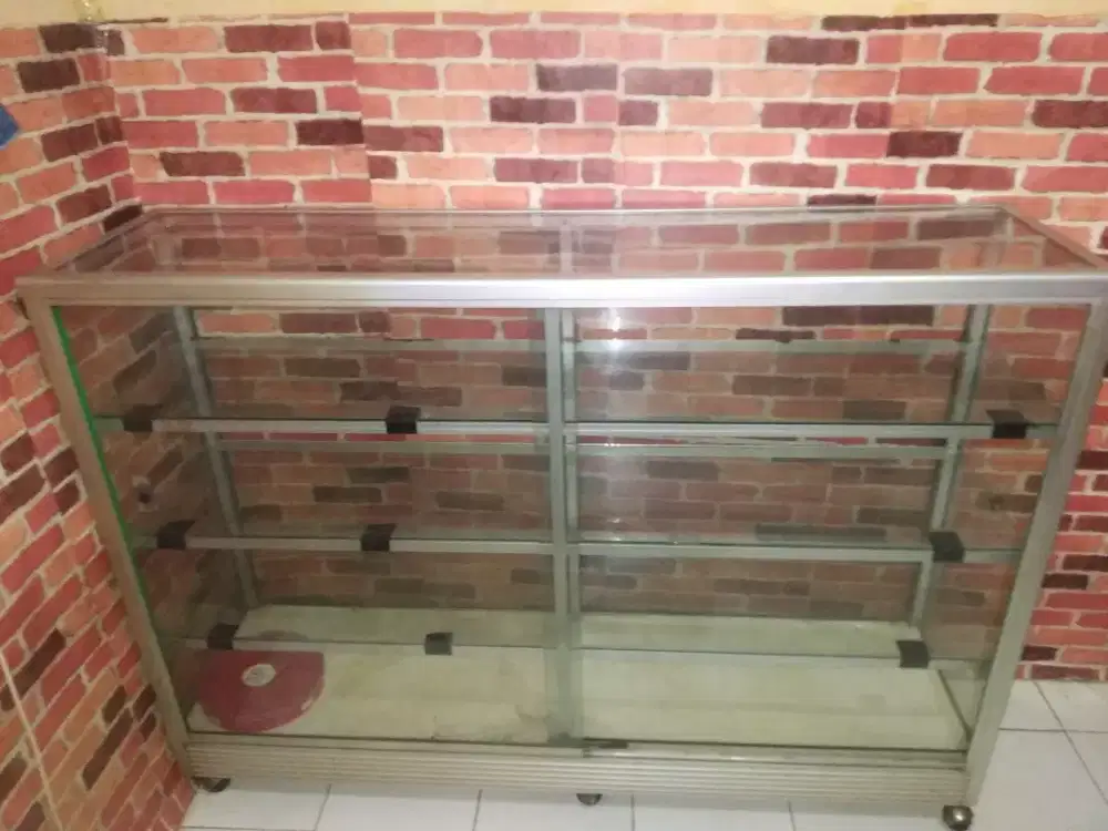 Etalase Kaca alumunium