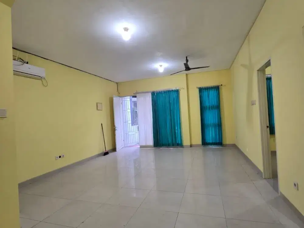 Disewa Rumah Layar Permai PIK, 8x12, 4KT, 3KM, Ada AC
