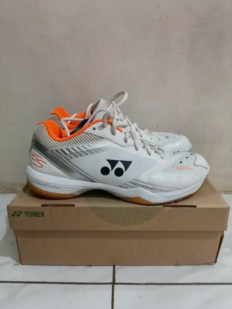 SEPATU BADMINTON YONEX SHB 65 Z3 WIDE