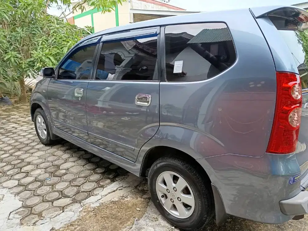 Dijual mobil avanza