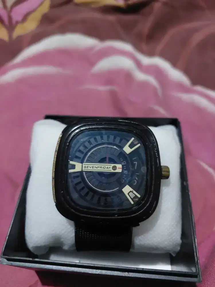 Jam Tangan Seven Friday