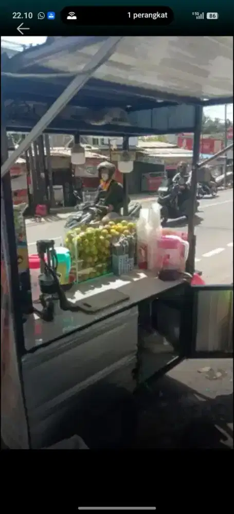 Jaga es jeruk dan teh