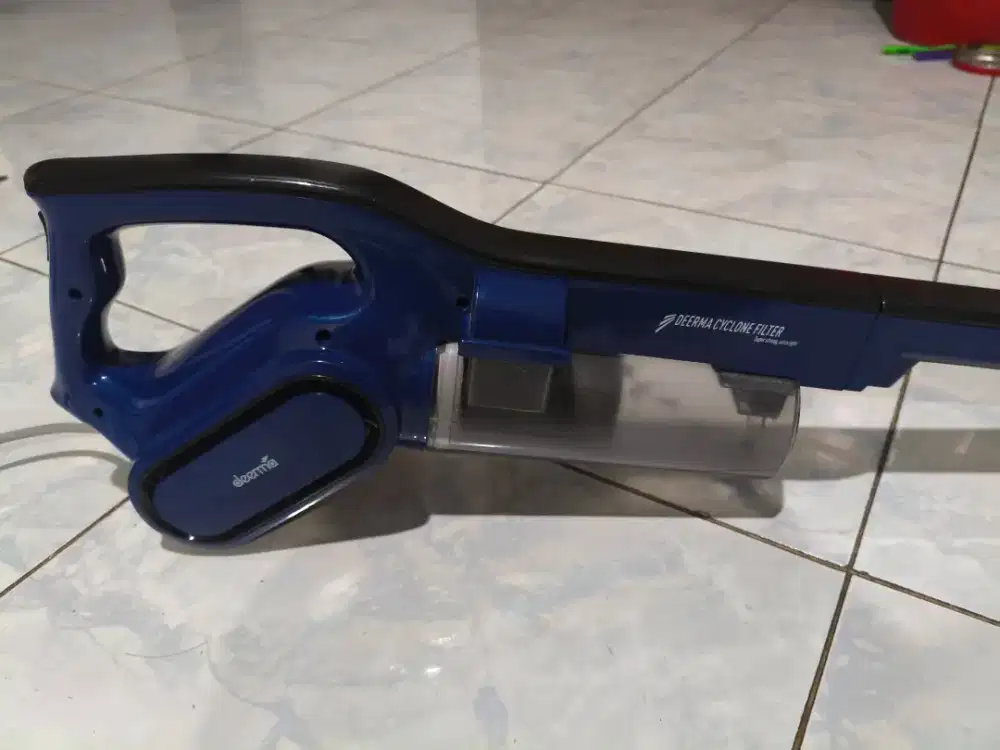 Vacuum Deerma DX810