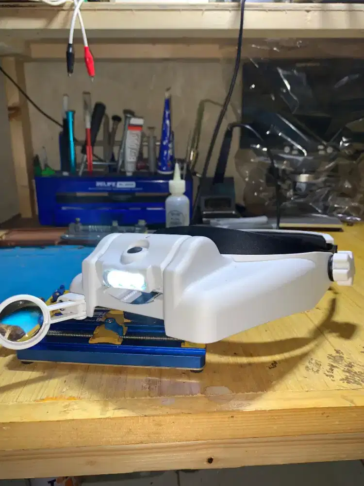 Kacamata pembesar untuk jam tangan