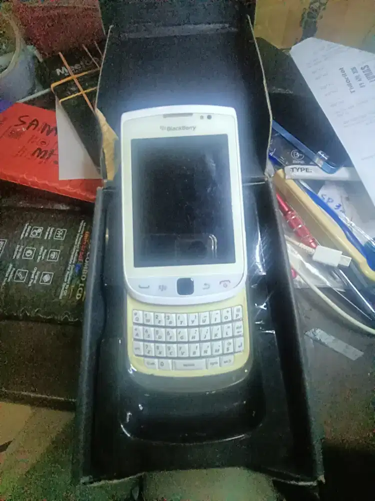 Jual aneka hp blackberry kondisi mulus LKP normal