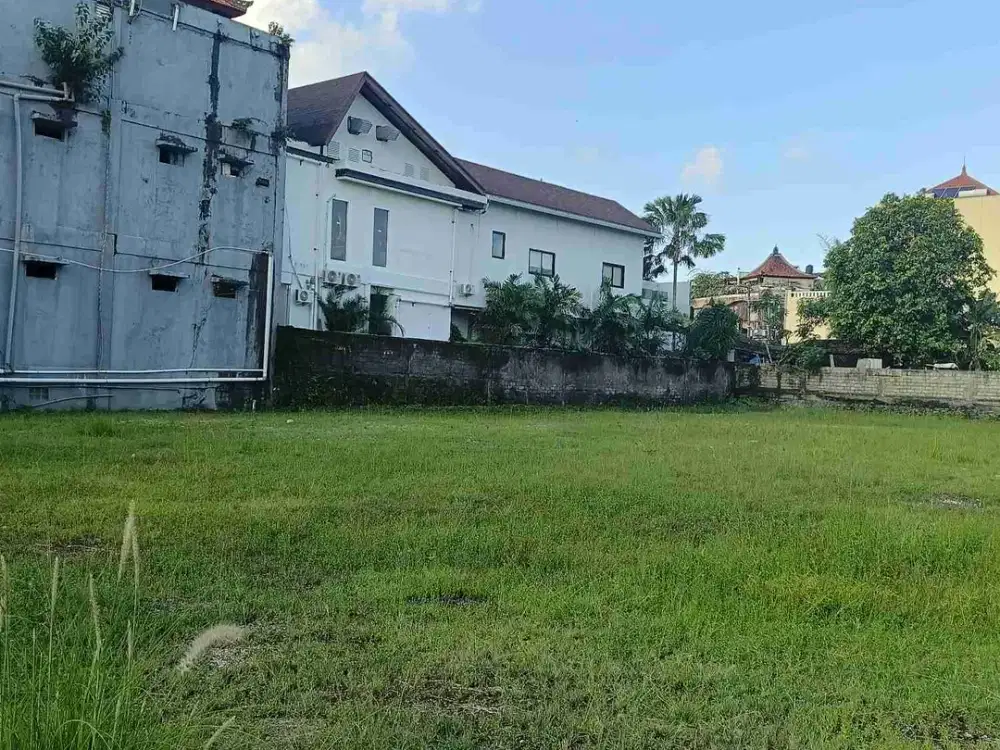 Di jual tanah sangat premium luas 16.20 are akses jalan utama Dewi Sri Seminyak