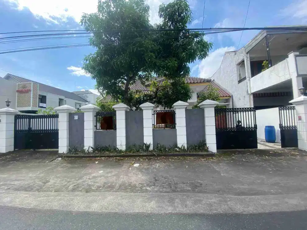 Rumah besar dan luas seputaran Palagan