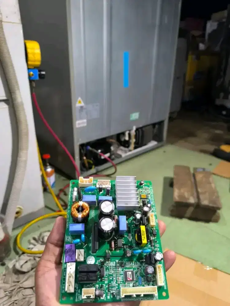 SERVIS KULKAS DAN FREZER