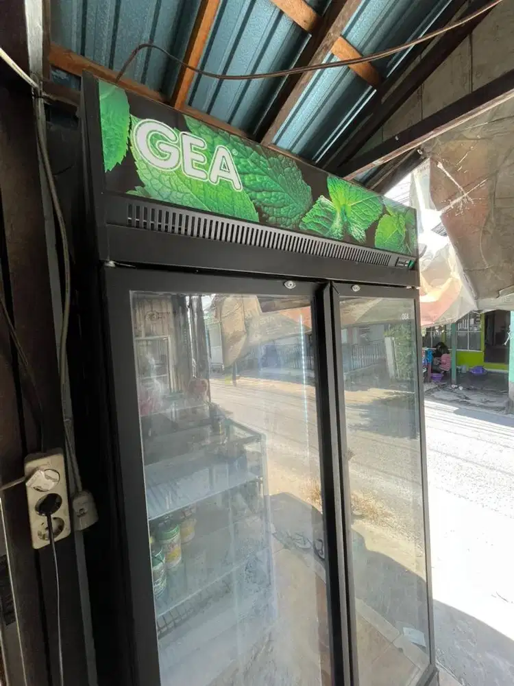 Kulkas minuman 2 pintu