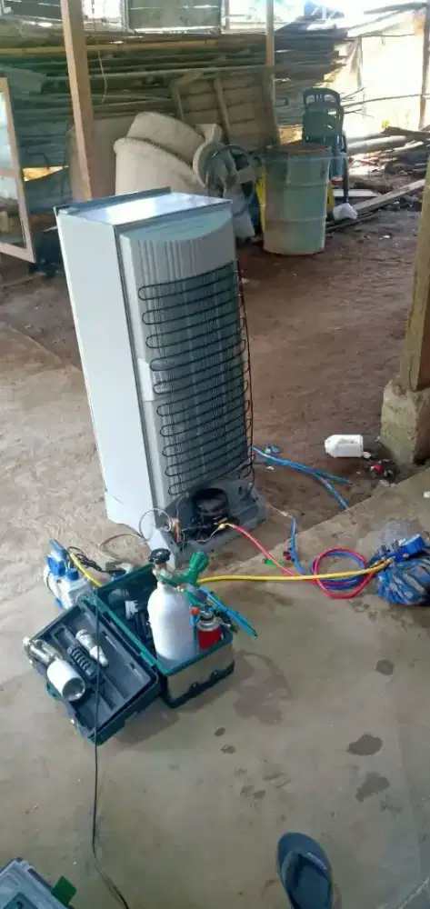 SERVIS KULKAS DAN FREZER