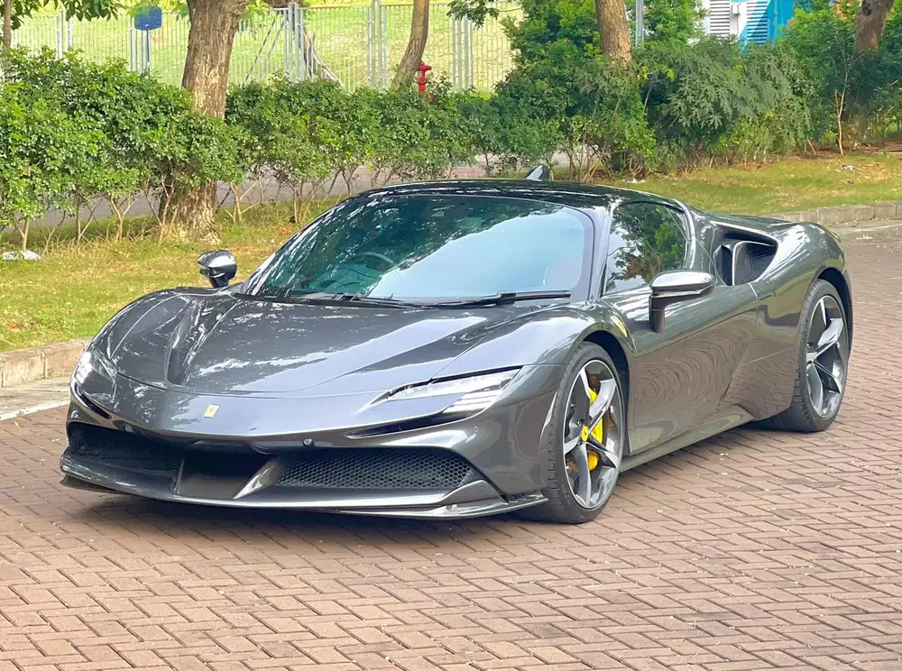 Ferrari SF90 Stradale 4.0 V8 PHEV 2022 / Odo 1rbu Kilometer