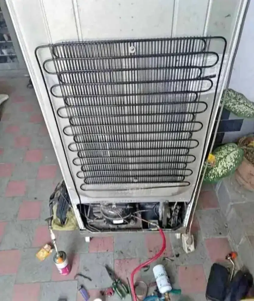 SERVIS KULKAS DAN FREZER