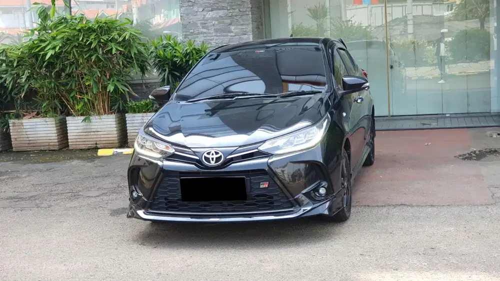 Km30rb toyota yaris s cvt gr sport 2022 pakai 2023 hitam pjak panjang