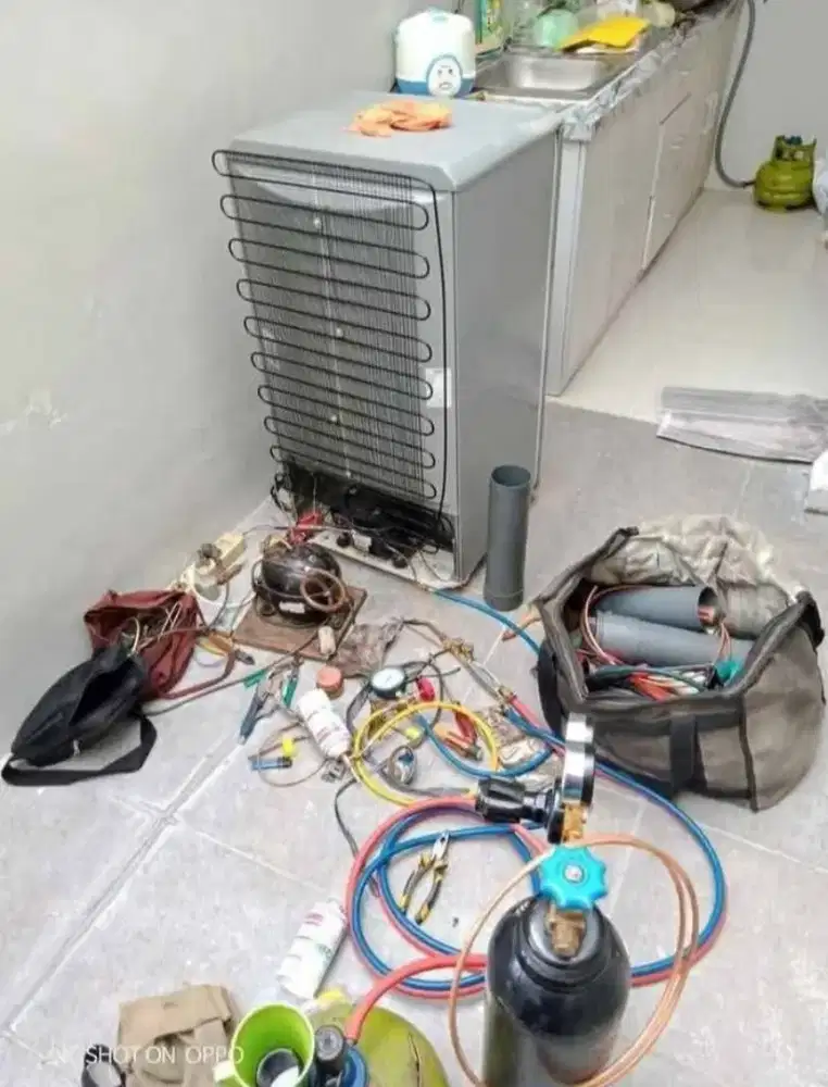 SERVIS KULKAS DAN FREZER