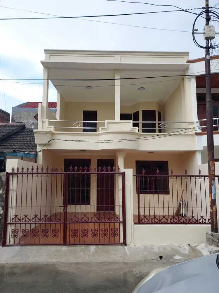 Dijual cepat rumah 2 lantai di taman harapan baru bekasi