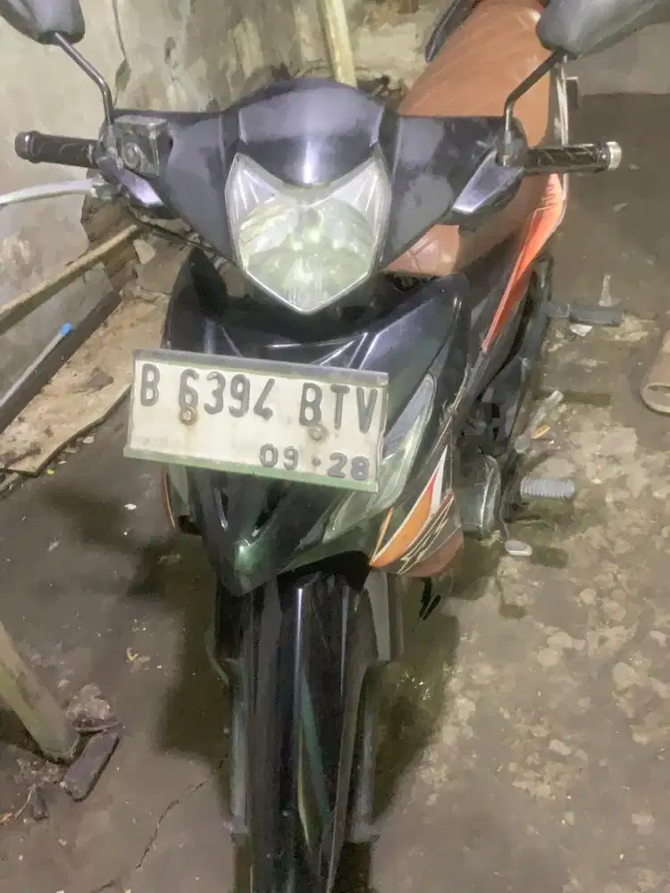 Dijual revo 2009 second kondisi baru