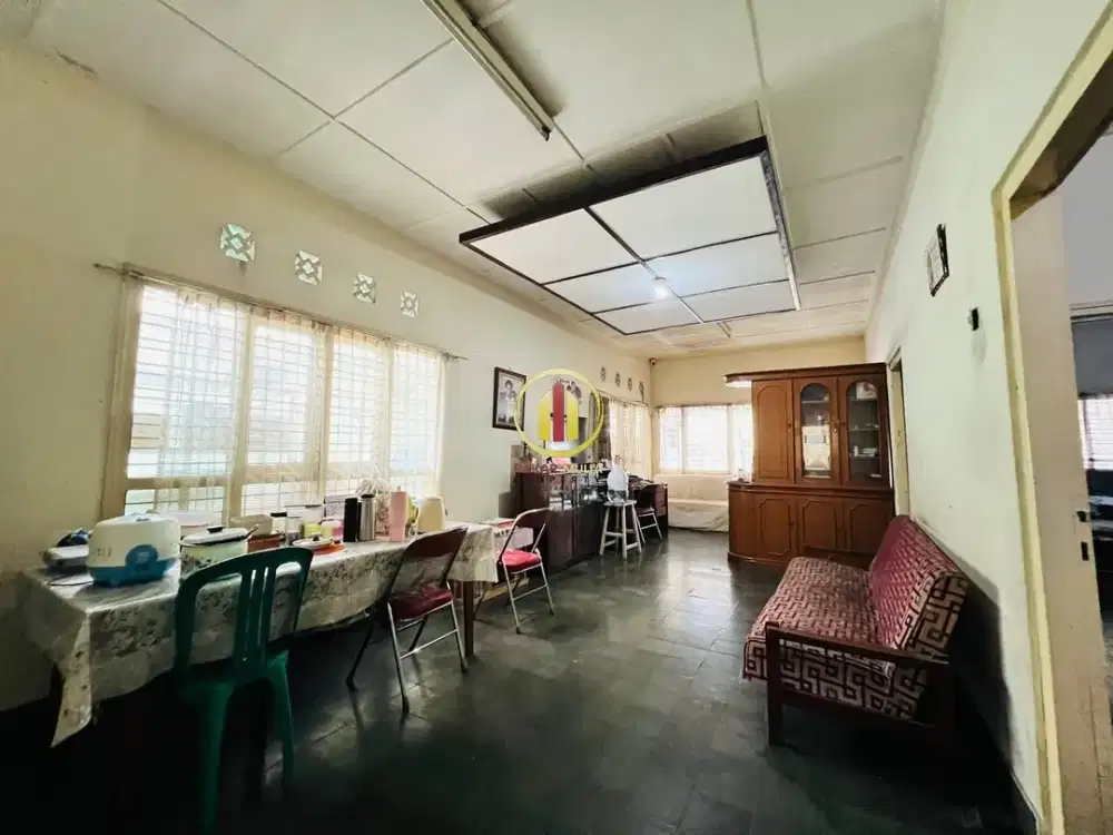 Rumah Strategis Murah di sayap jl Riau Kota Bandung