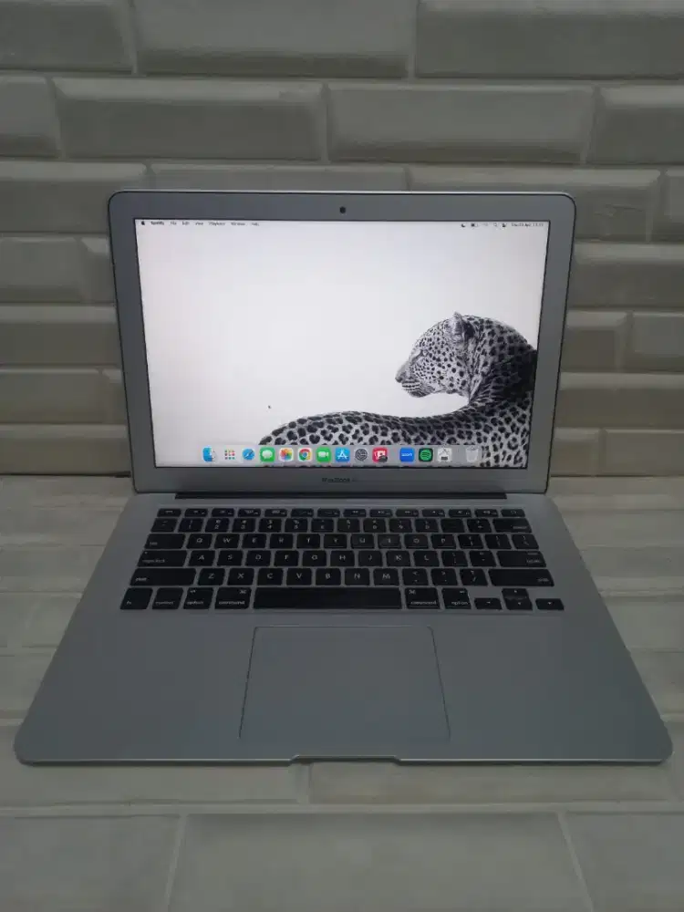 MacBook Air 13-inch 2017