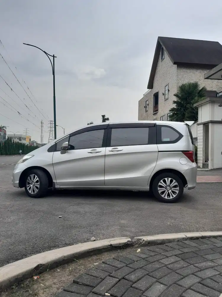 Honda Freed 1.5 Psd Matic  2014 Istimewa