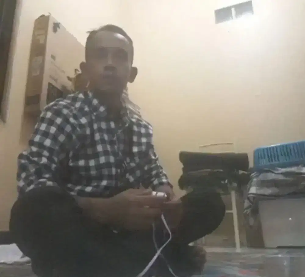 Tukang bangunan borong