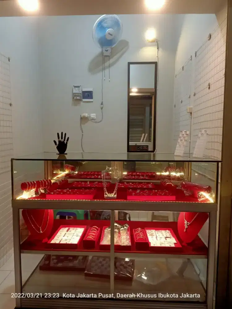 Disewakan 1 unit kios untuk jualan emas atau perhiasan